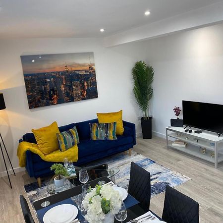 Stylish Apartment In Watford Уотфорд Екстериор снимка