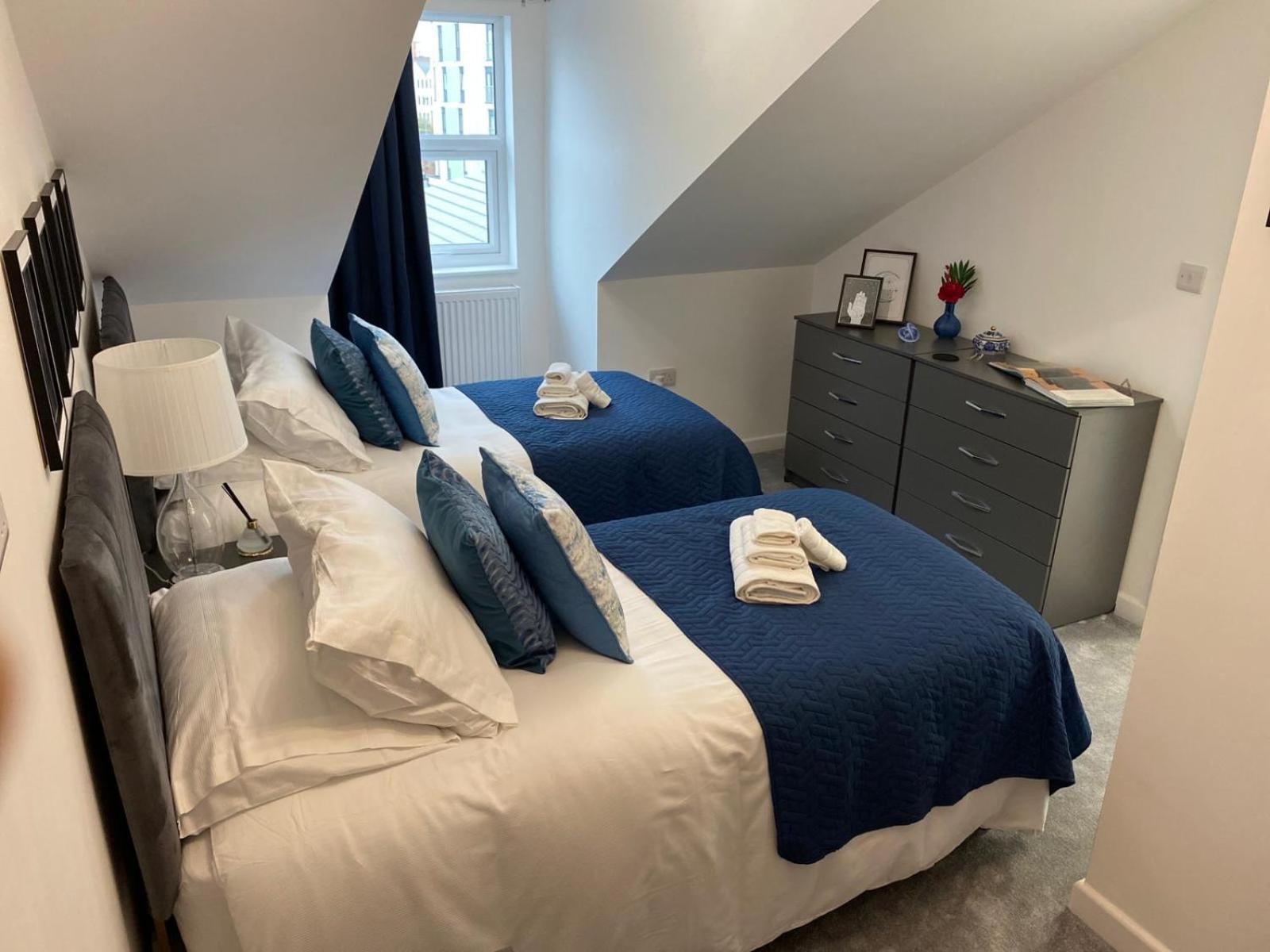 Stylish Apartment In Watford Уотфорд Екстериор снимка