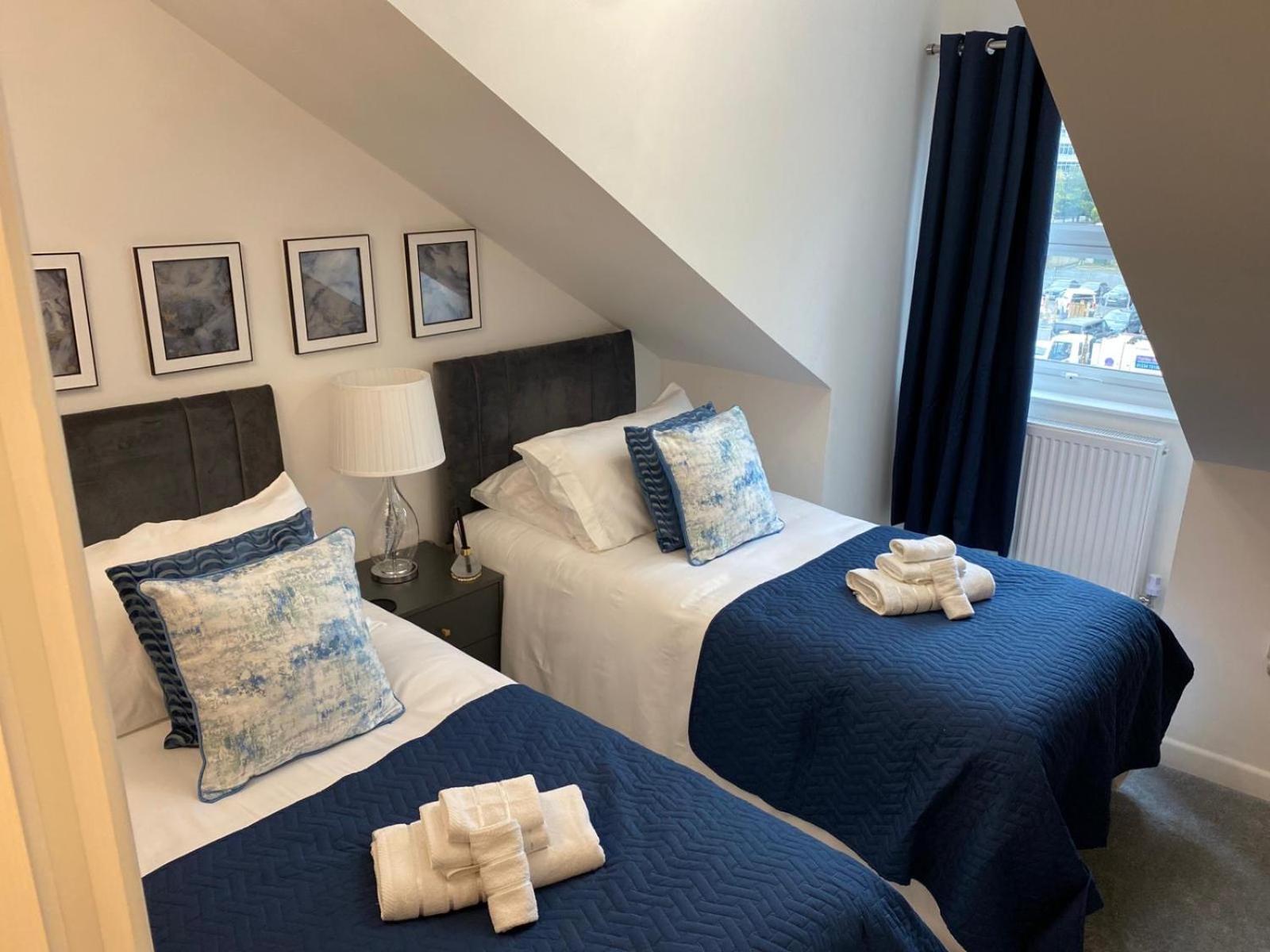 Stylish Apartment In Watford Уотфорд Екстериор снимка